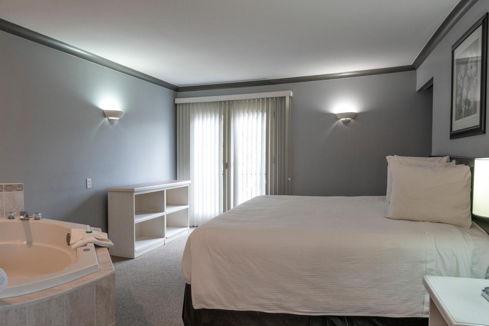 Tiki Shores Inn & Suites Penticton Eksteriør bilde