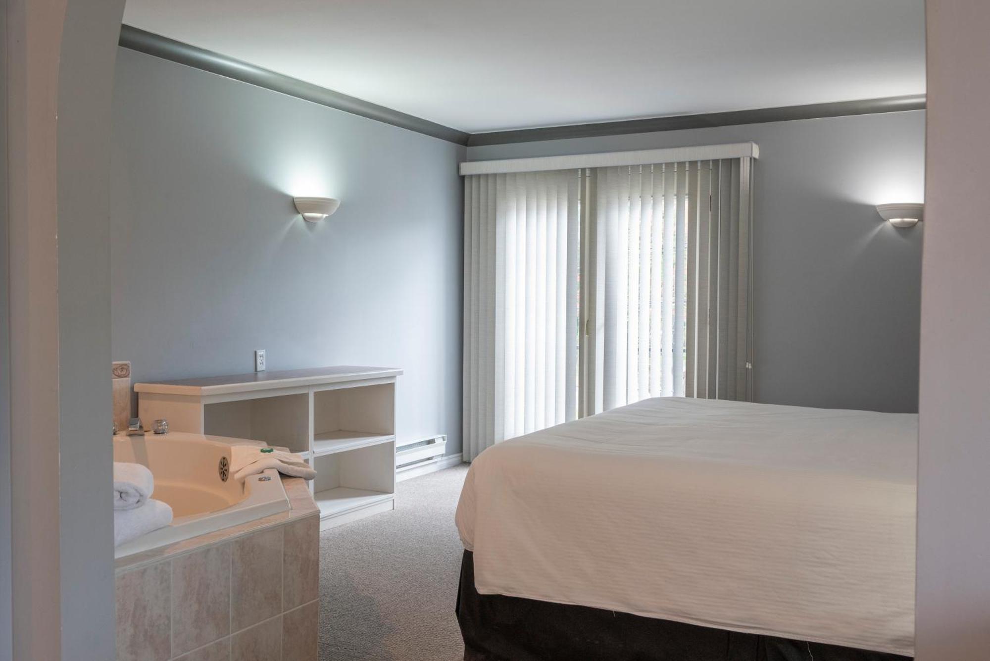 Tiki Shores Inn & Suites Penticton Eksteriør bilde