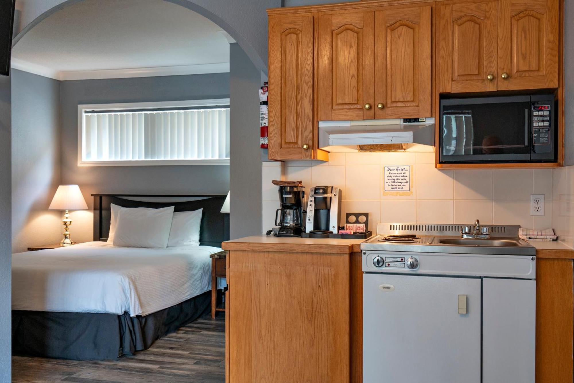 Tiki Shores Inn & Suites Penticton Eksteriør bilde