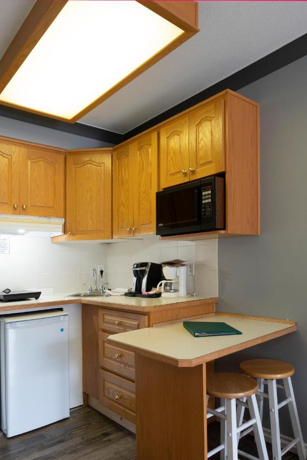 Tiki Shores Inn & Suites Penticton Eksteriør bilde