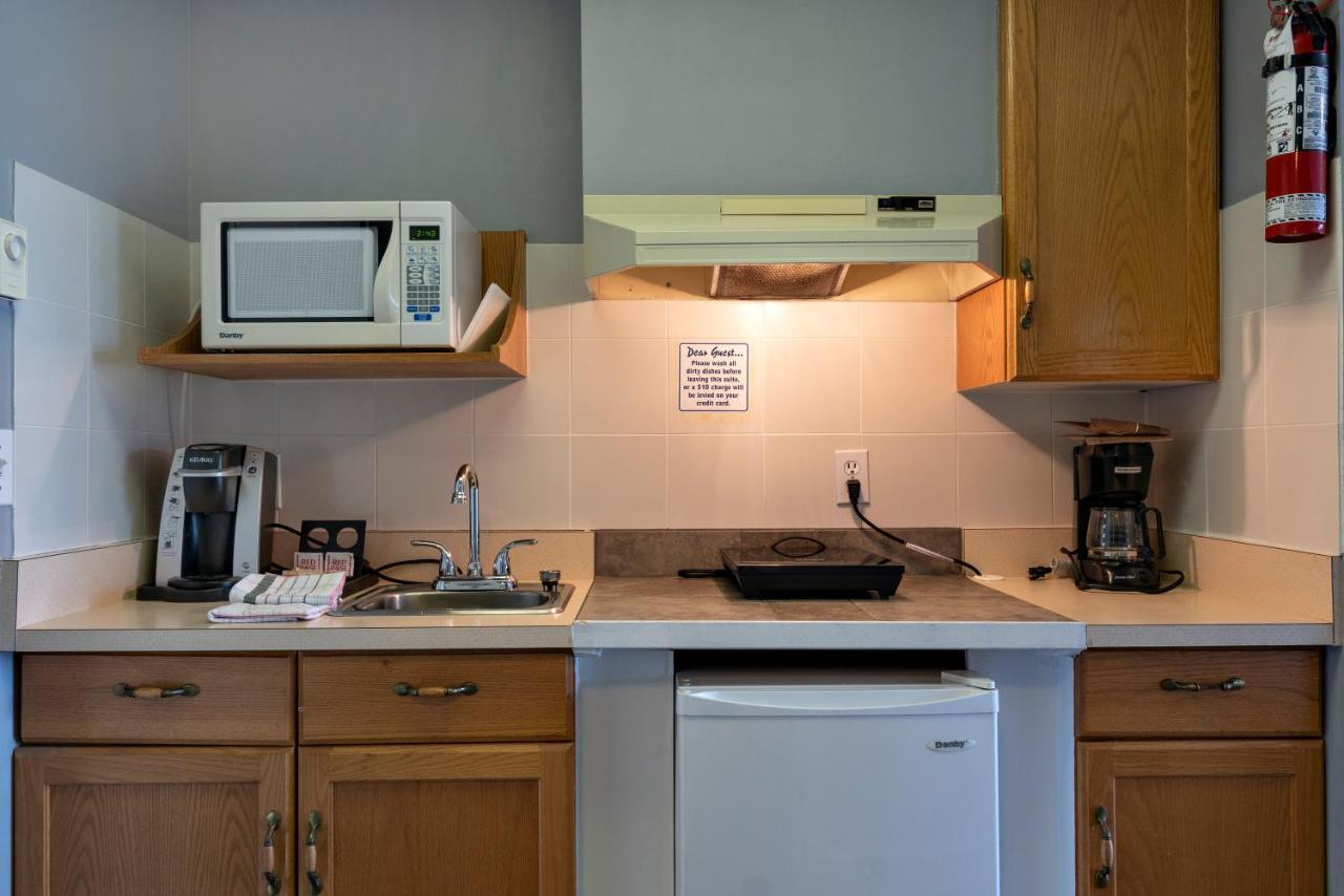 Tiki Shores Inn & Suites Penticton Eksteriør bilde